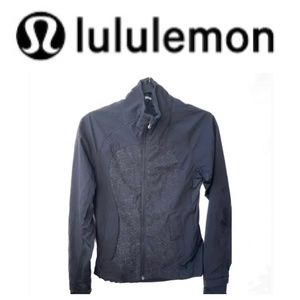 Lululemon Run: Featherweight Hybrid Jacket Black floral Wet Dry Warm